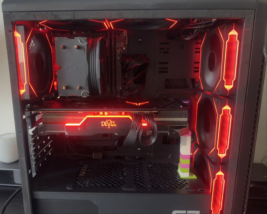 Komputer i7-8700, 16GB RX 5700XT