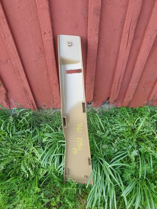 osłona słupka B prawego volvo 740 940 beżowa kompletna