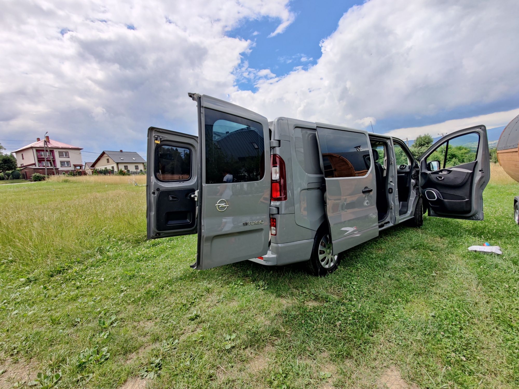 Zamiana na minikoparke Opel Vivaro Twin Turbo (brygadowy)