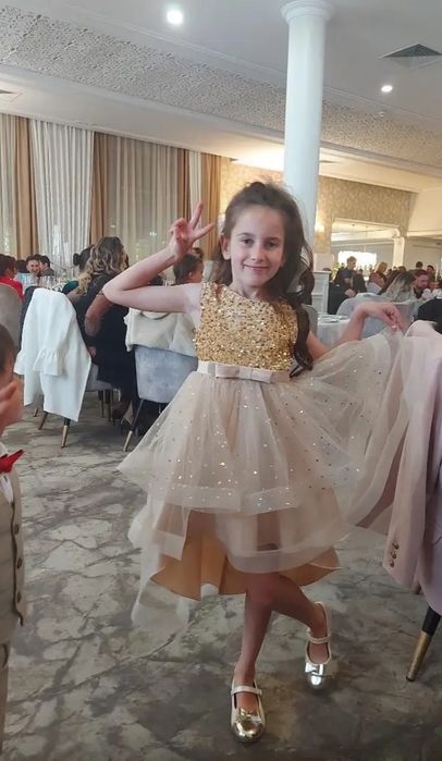 Дитяча шикарна фіолетова золота пишна сукня зі шлейфом 4 5 6 7 8 9 рок