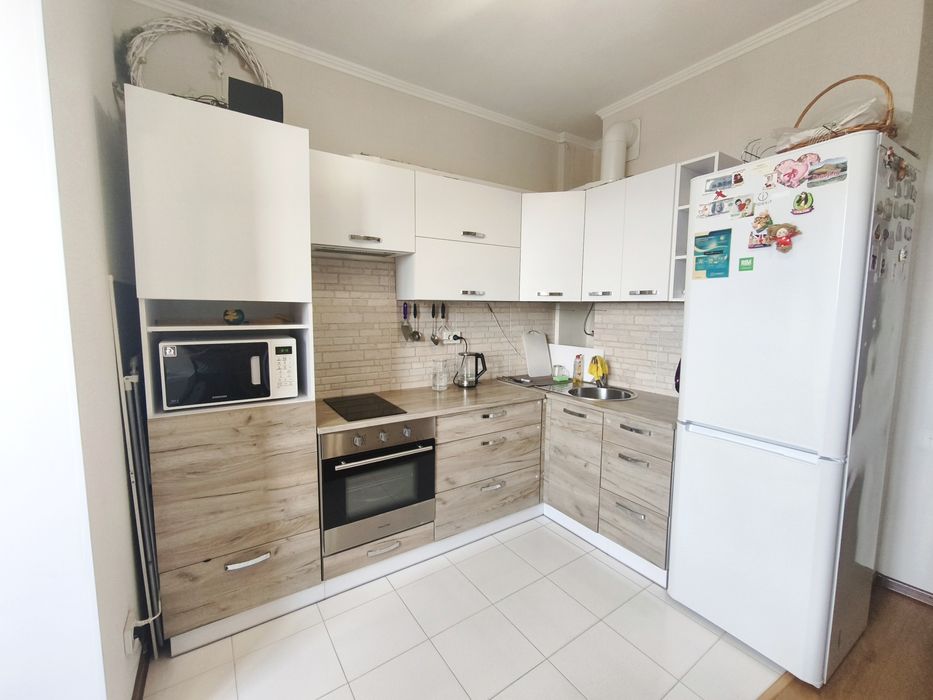 Просторная однокомнатная квартира в новом кирпичном доме.