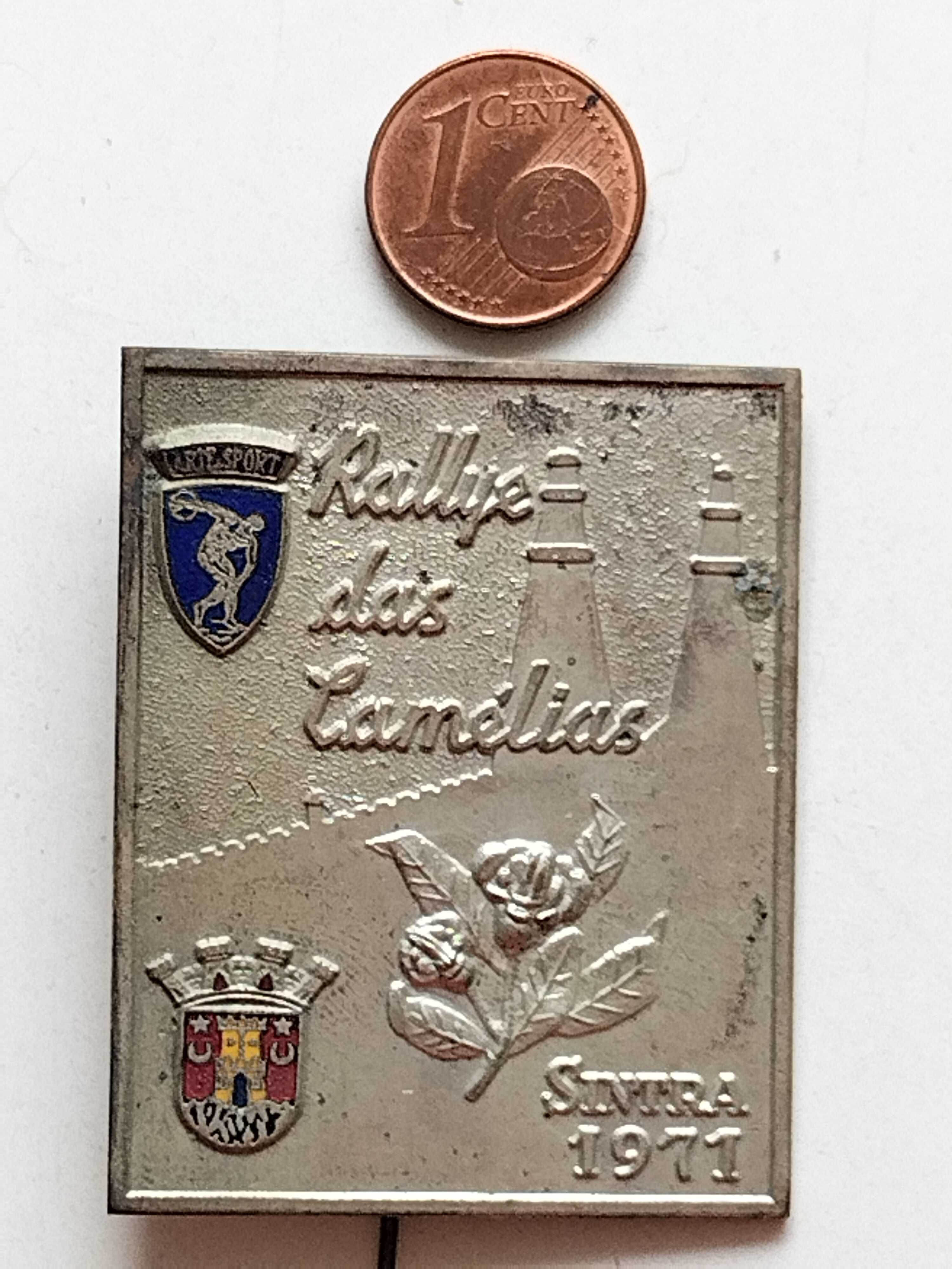 Fabulosa colecção de 7 emblemas antigos do rally das Camélias