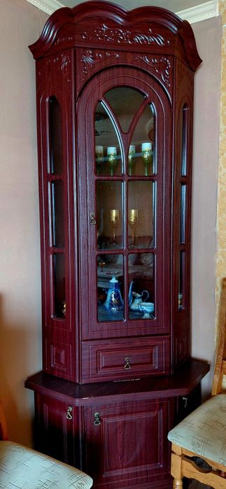 КомодСервант2 в гарному стані