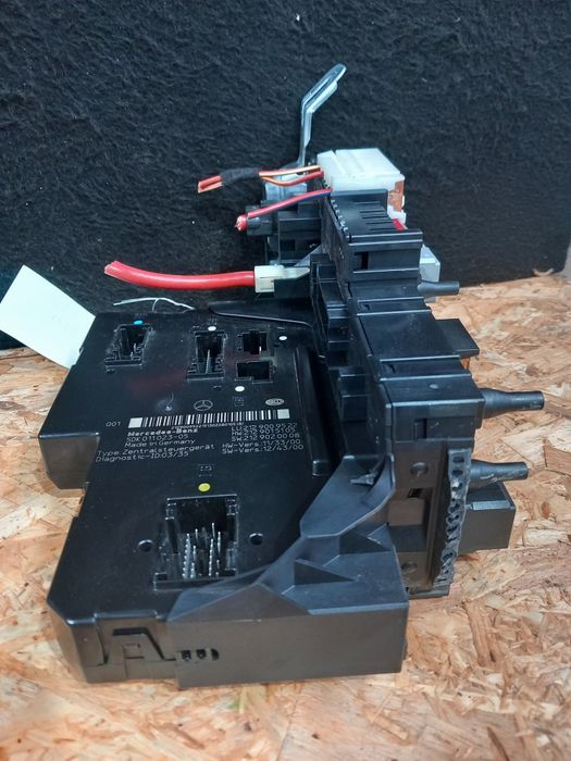 Caixa de fusíveis Mercedes Classe E W212