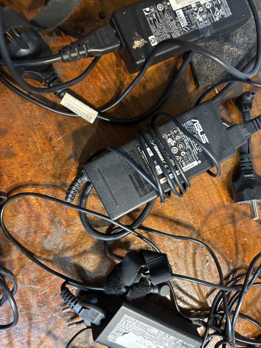 Zasilacze do laptopa