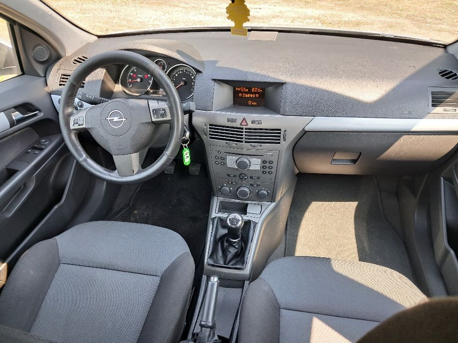Opel Astra .1.6 105koni .5Drzwi . zarejestrowany