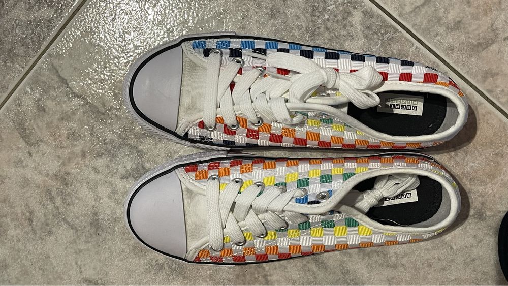 Tenis Novos com varias cores