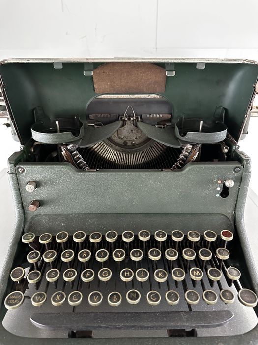 Maquina de escrever antiga