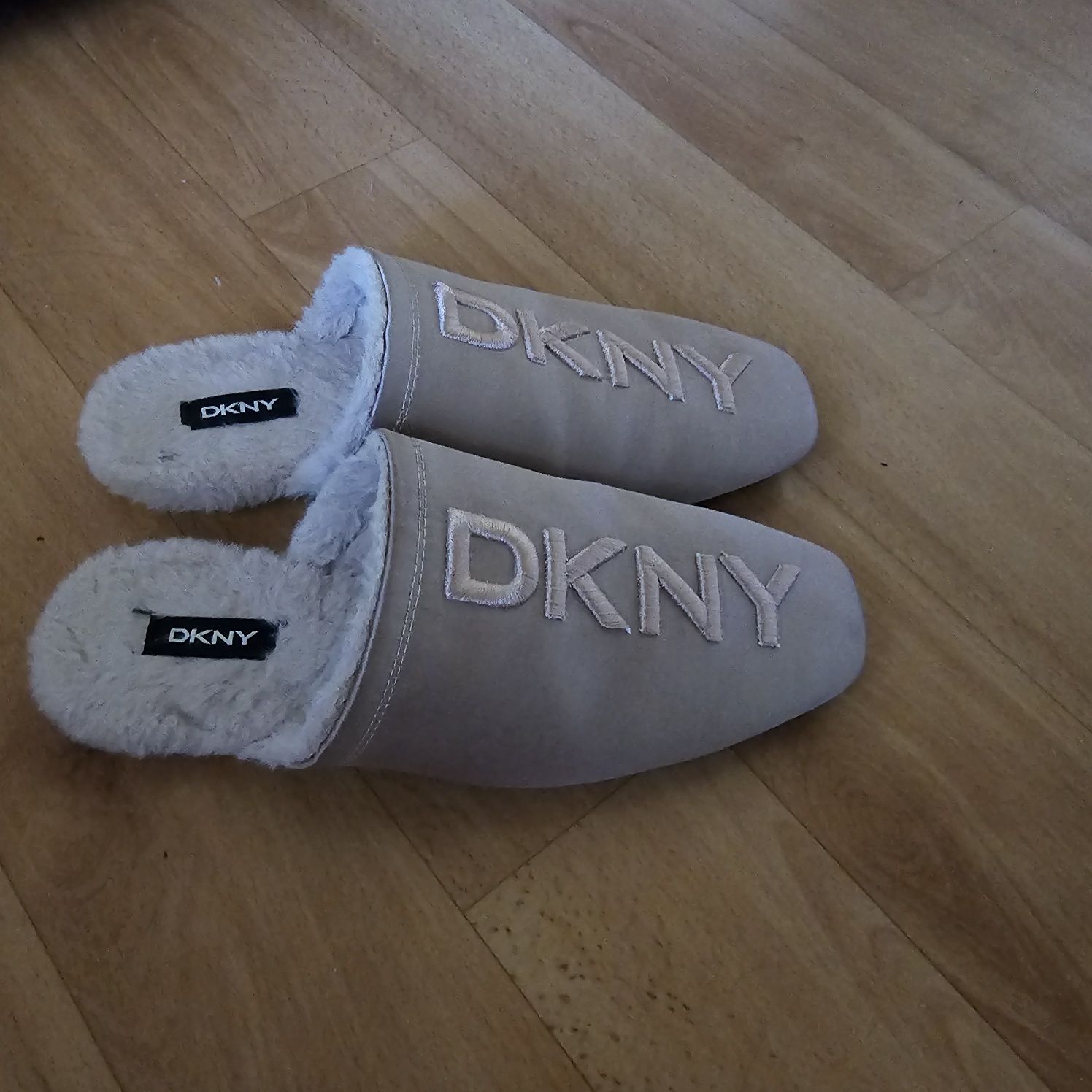 Меховые  мюли,тапочки,шлепанцы "DKNY "