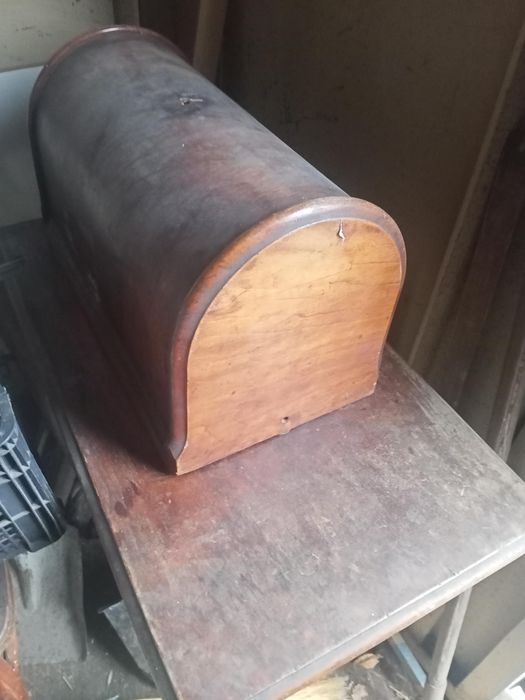 Продам швейную машину SINGER.