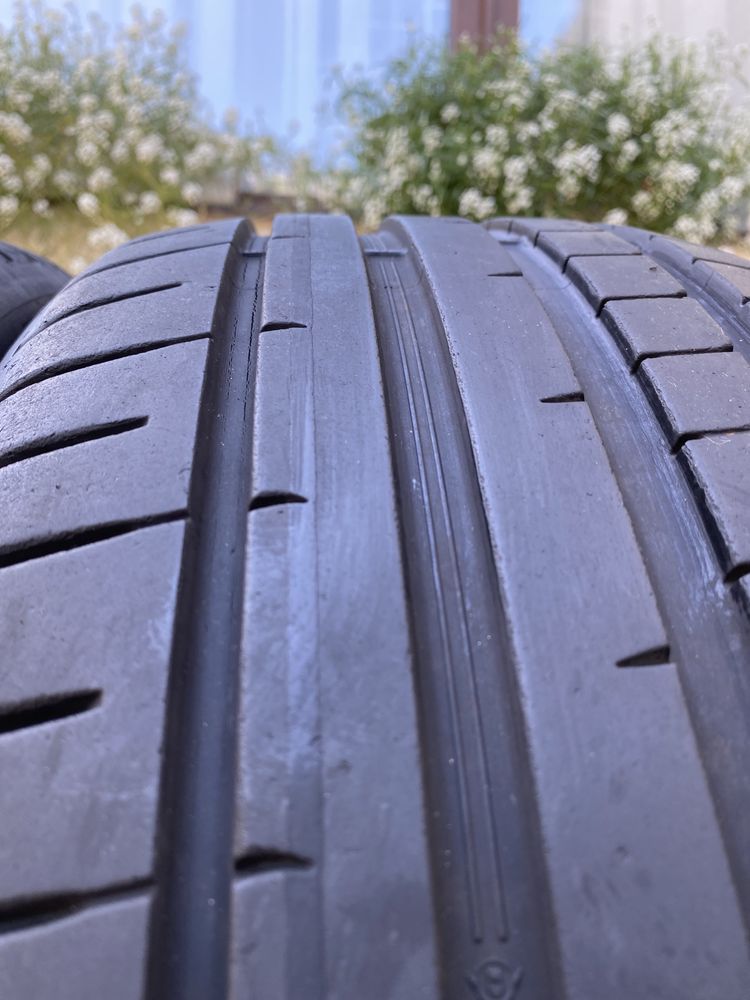 Комплект шин 215/40 R18 DUNLOP