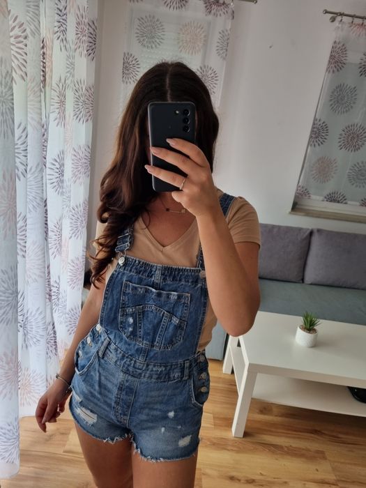 Ogrodniczki jeansowe z przetarciami H&M r. S