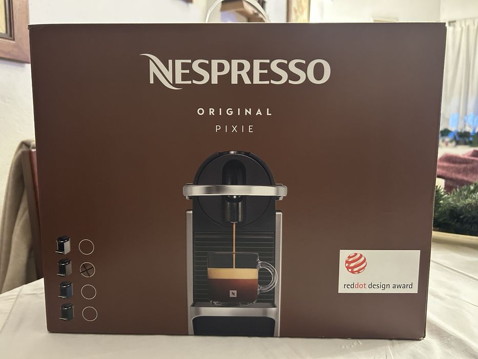 Máquina de Café Nespresso Pixie Nova