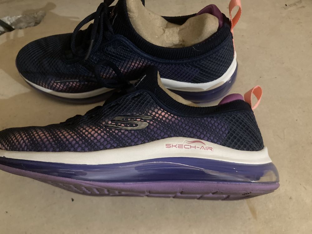 Skechers novos n 36.5 muito confortaveis