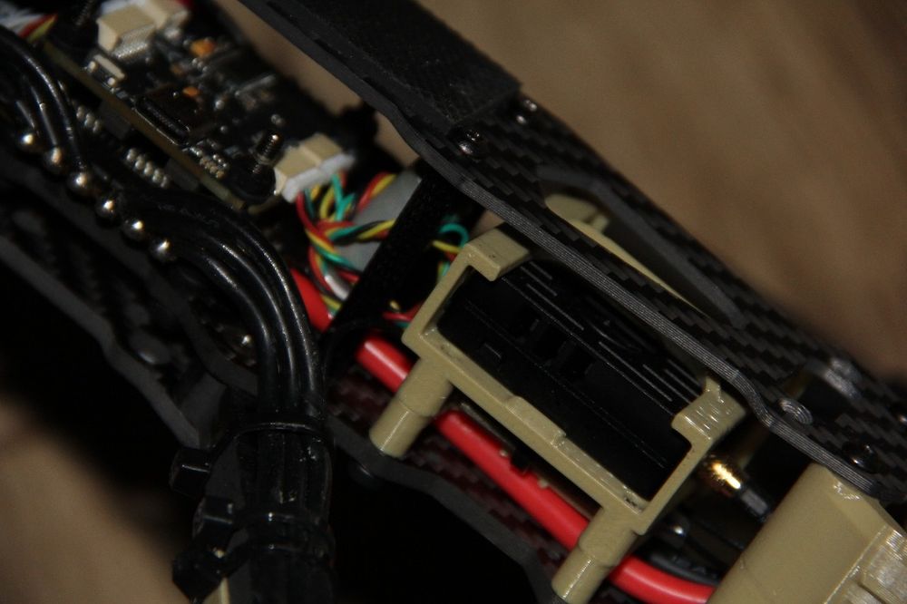 Продам нові робочі фпв дрони  FPV 10  без камер