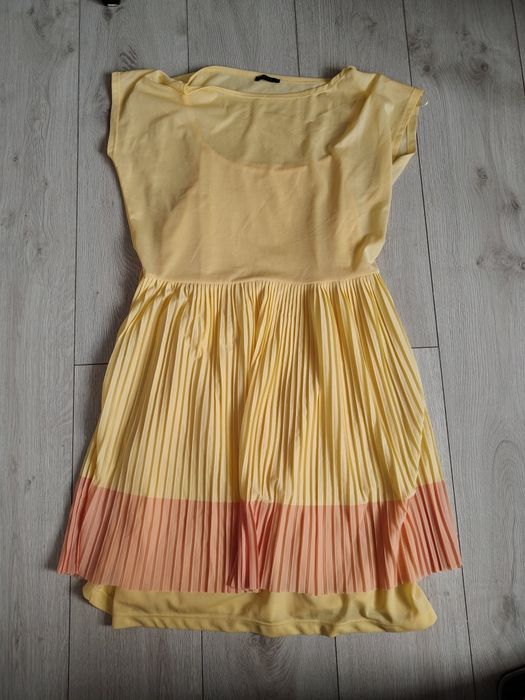 Nowa sukienka damska Mohito