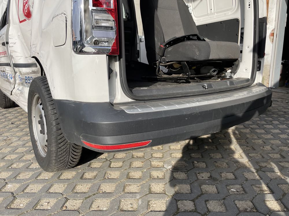 VW Caddy 2k5 zderzak nakładka chrom tył
