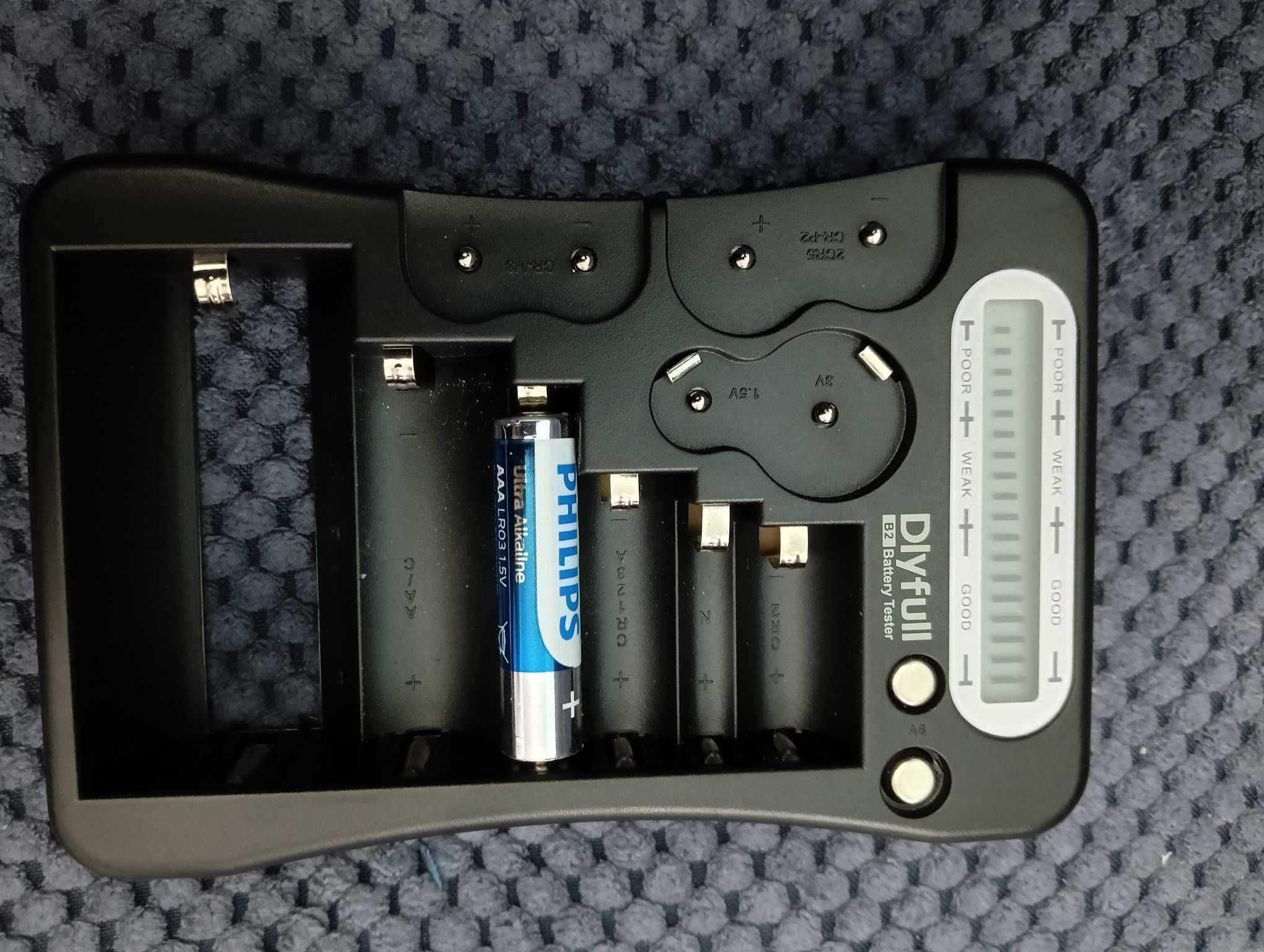 Tester Baterii z Wyświetlaczem LCD