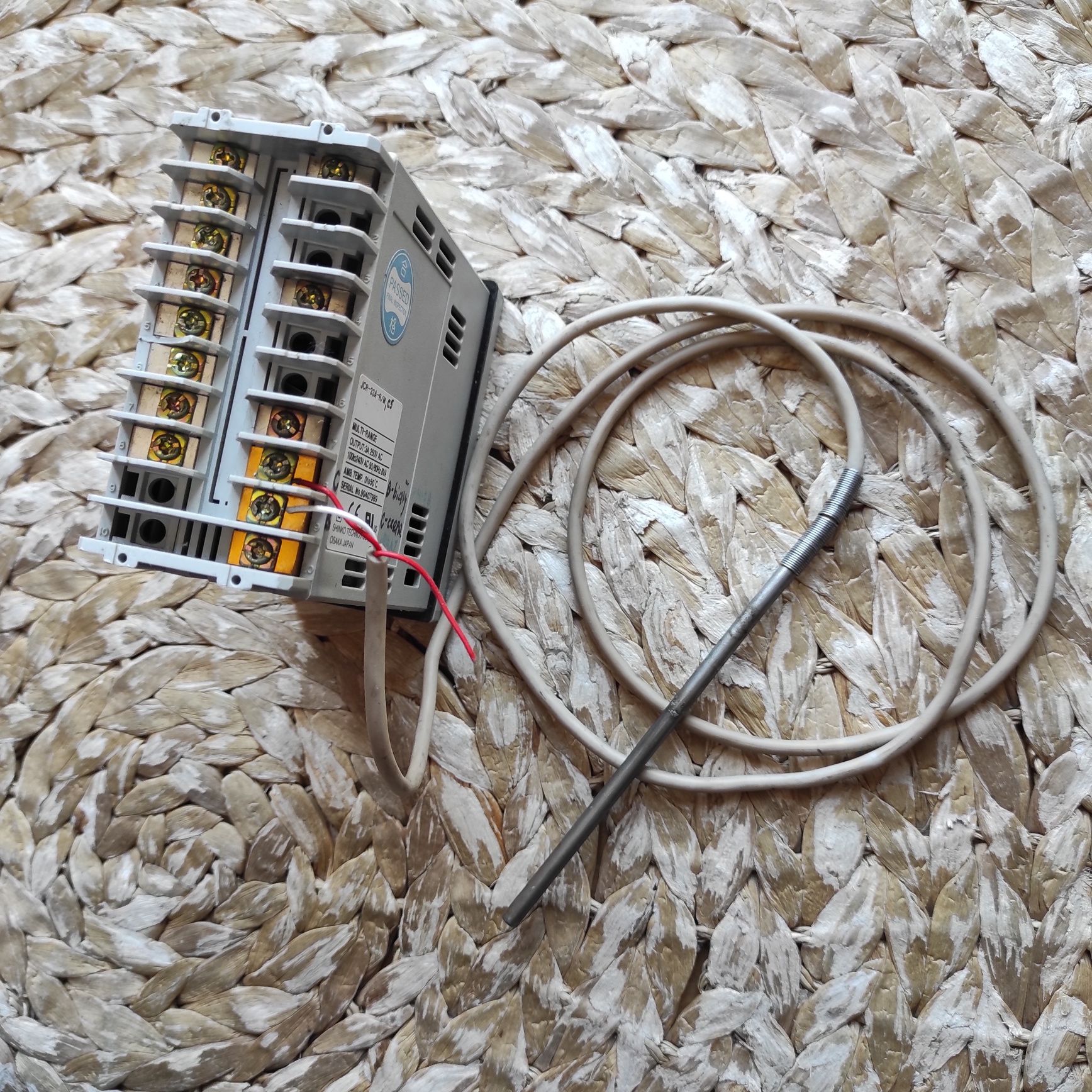 Shinko Technos JCR-33A regulator temperatury i procesu + czujnik