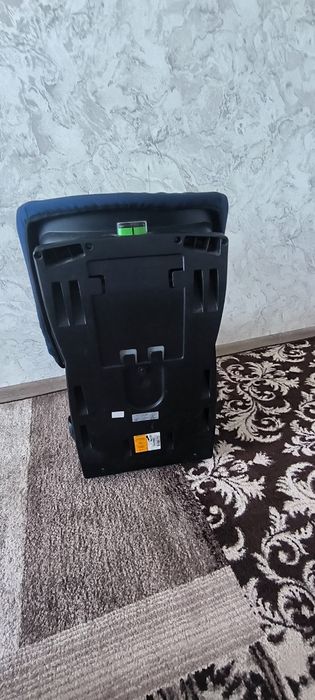 Автокрісло  поворотне Bebe Confort Axiss Sweet