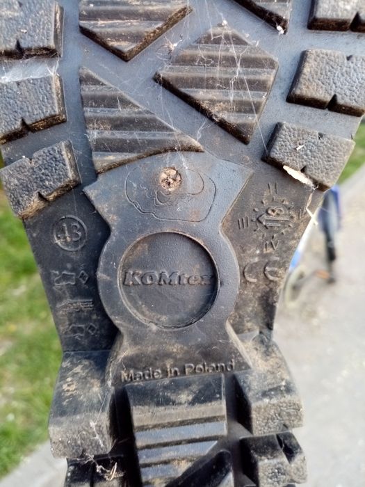 Kalosze ro. 43 dwie pary.