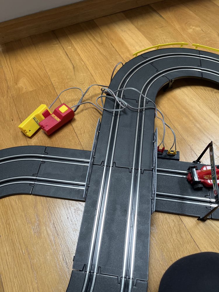 Tor wyscigi samochodowe Cat tace track Playtive