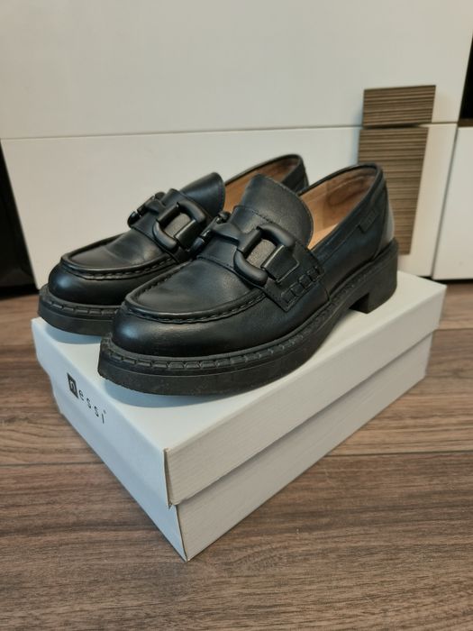 Nessi loafersy skórzane rozm. 39