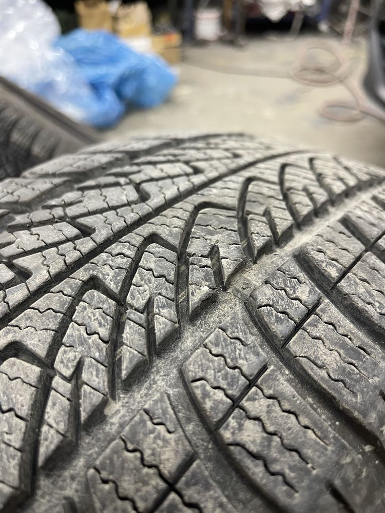 Opony zimowe GoodYear UltraGrip 8 215/60 R17