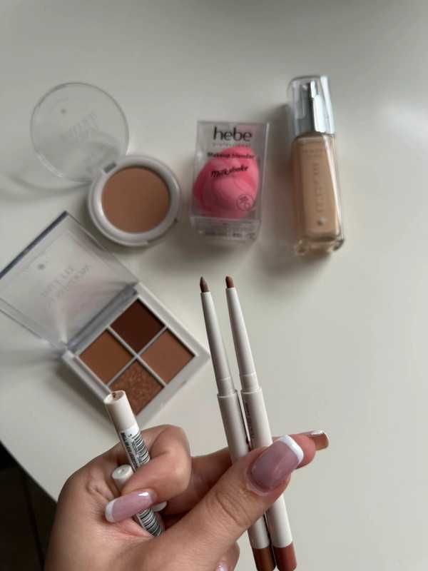 Zestaw Bell Peache Goddess podkład, cienie do powiek, bronzer,gąbeczka