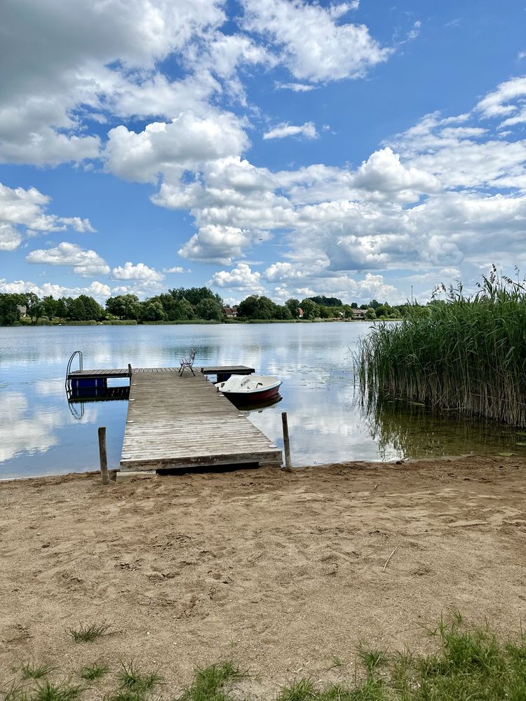 Dom Mazury, z własną linią brzegową