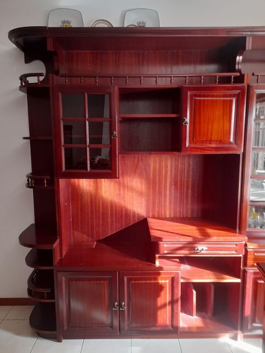 Móvel de Sala Com Cristaleira