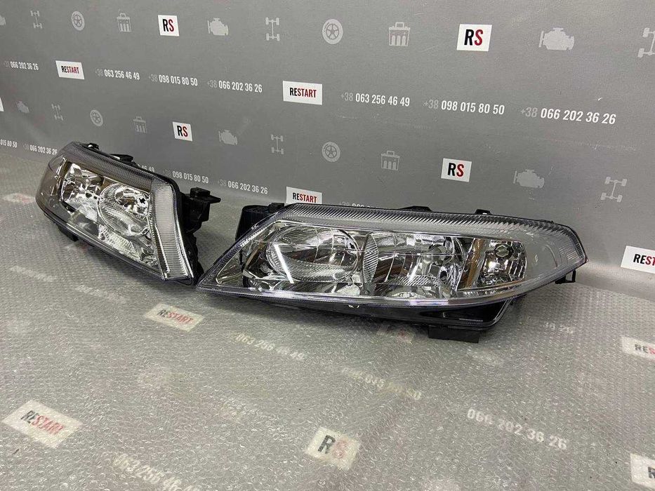 Фара передня, ліва права для Renault Laguna 2 01-05 Рено Лагуна 2