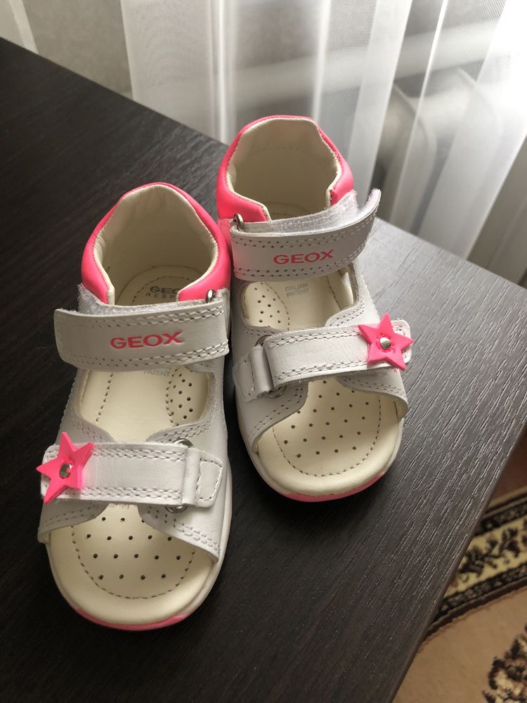 Детские кожаные сандалии Geox для девочки