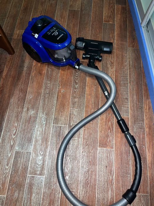 Пилосос SAMSUNG.