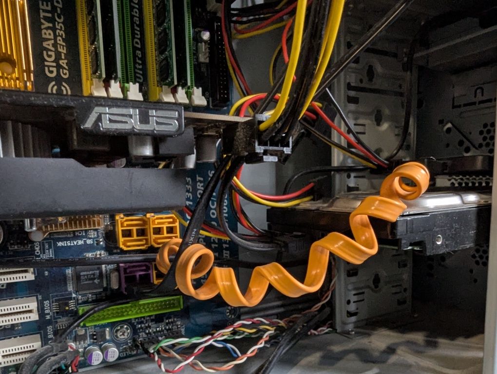 PC Xeon + GTX550Ti + SSD+HDD + Монітор 60 Гц