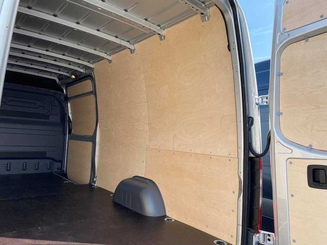 Mercedes Sprinter L3H2 Zabudowa busa Podłoga ze sklejki Dostawa Gratis