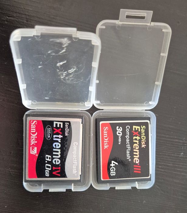 Nikon D300 + Nikkor 18-70 mm + Speedlight SB-600 + mala