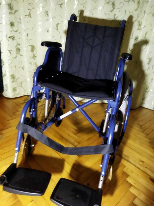Коляска инвалидная, складная