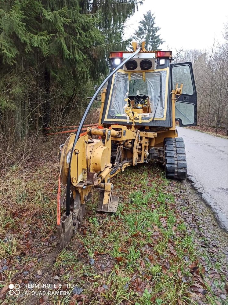 Pługoukładacz, wykopy liniowe, światłowody,