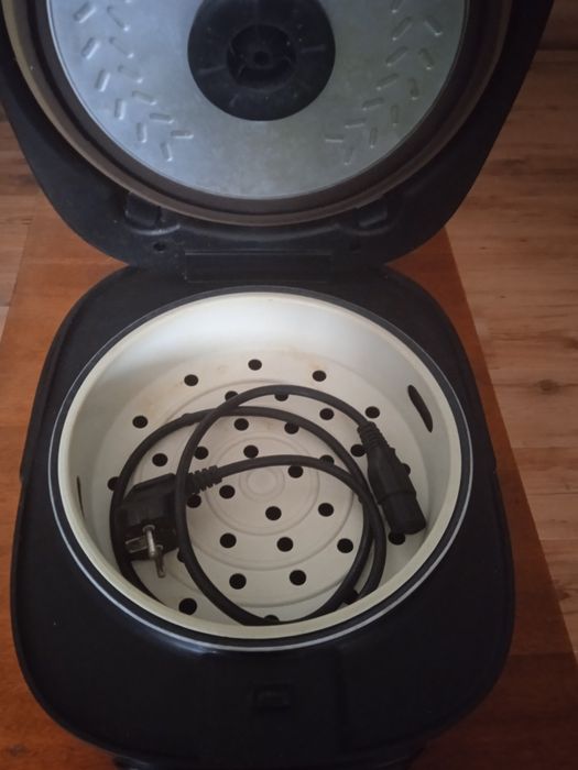 Продам  мультиварку VITEK VT-4200.