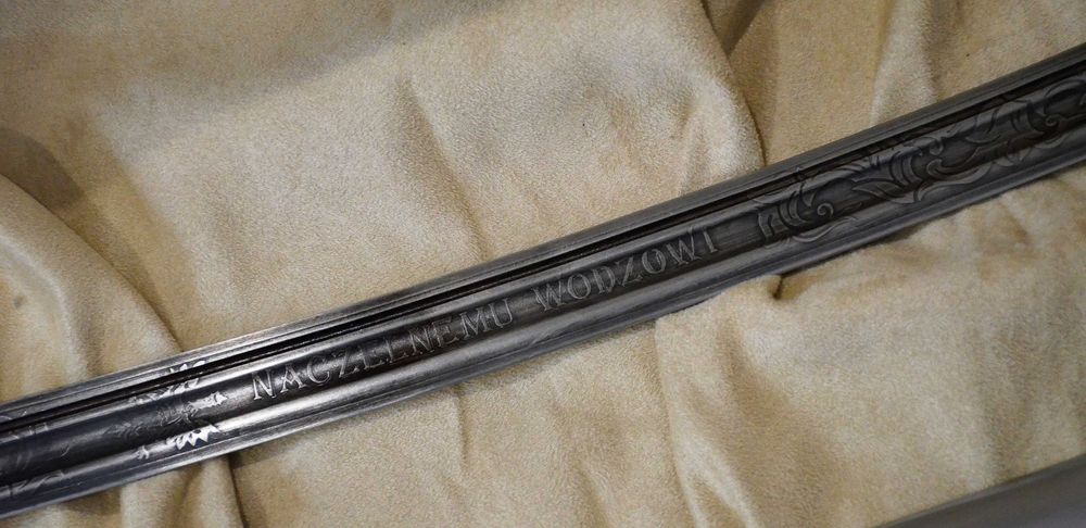 Replika broni szabla wz 1934 z pochwą, Ludwikówka, grawer jednostronny