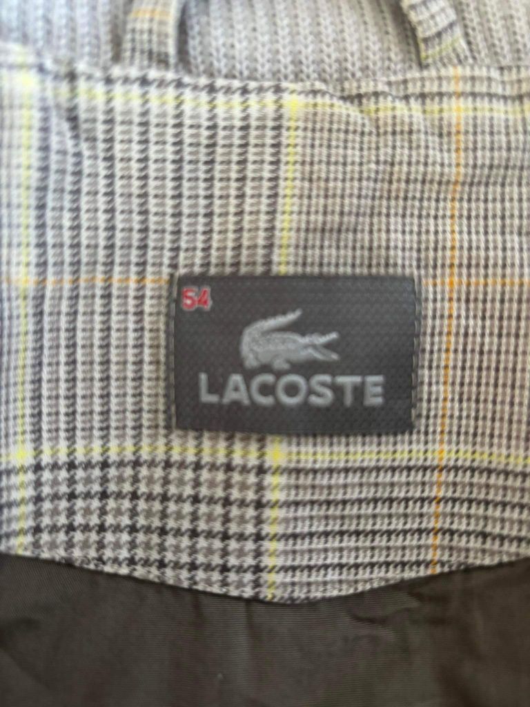 Lacoste kurtka męska L

rozmiar:L z metki 54
kolor:wielekolorów