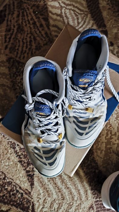 Продам ASICS metarais