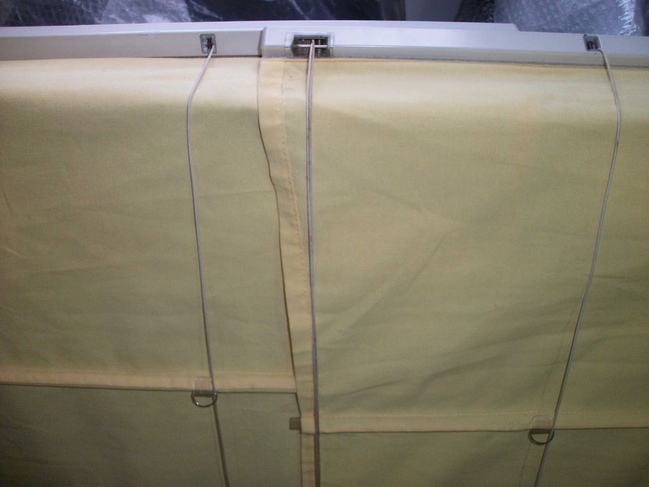 2 Cortinados de recolher Japonesa 1,75cm. x 1.05cm.