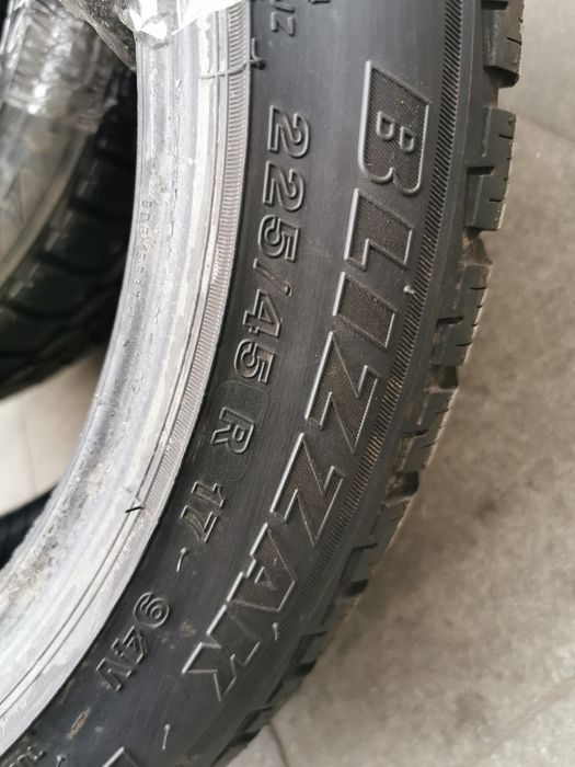 Зимняя резина 225/45 R17 Bridgestone Blizzak Runflat