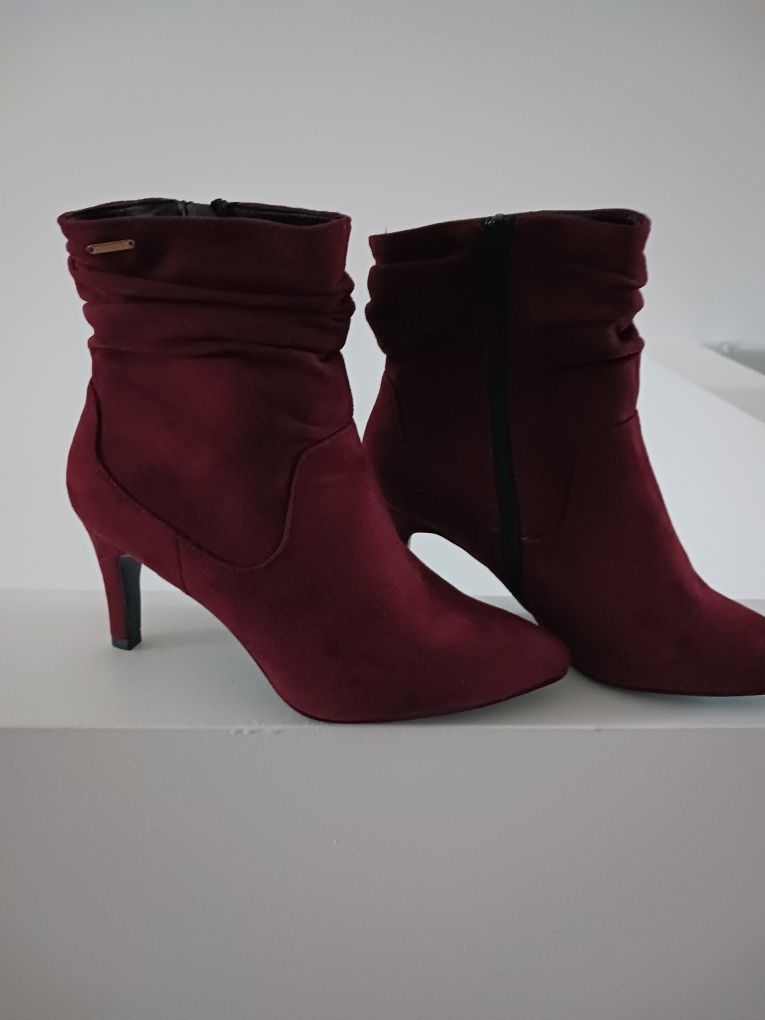 Botas Novas n.38