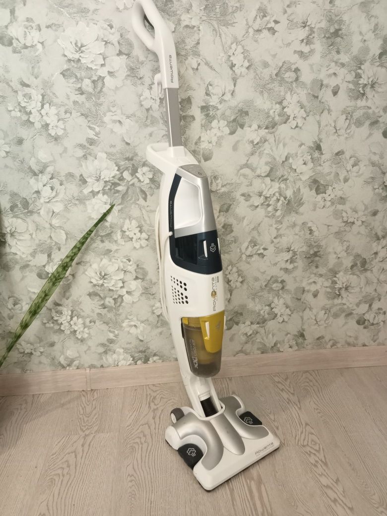Пилосос миючий,пароочисник