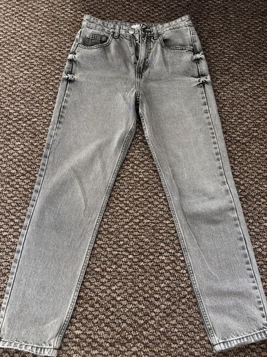 Жіночі джинси мом