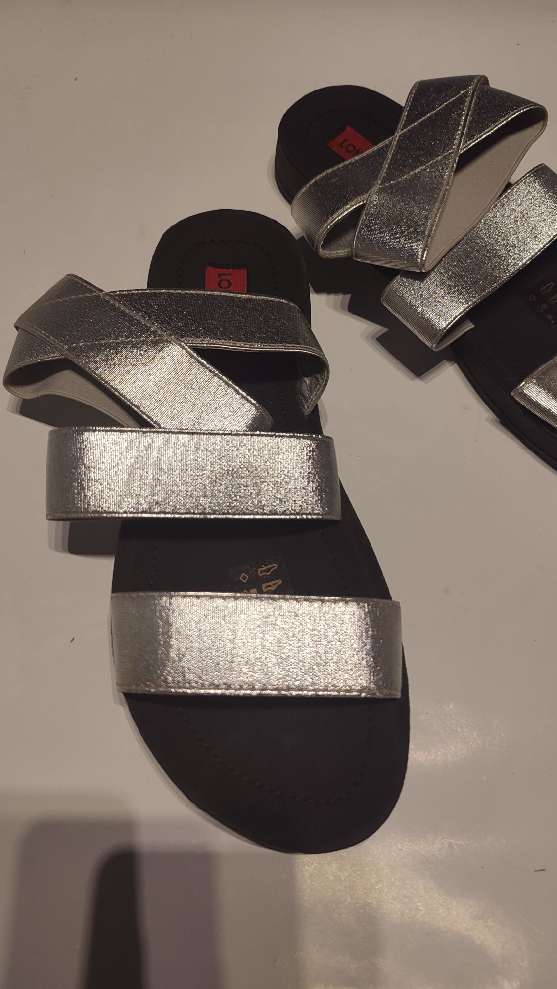 Sandały srebrne silver 38 paski gumki srebrne metaliczne komfort NOWE