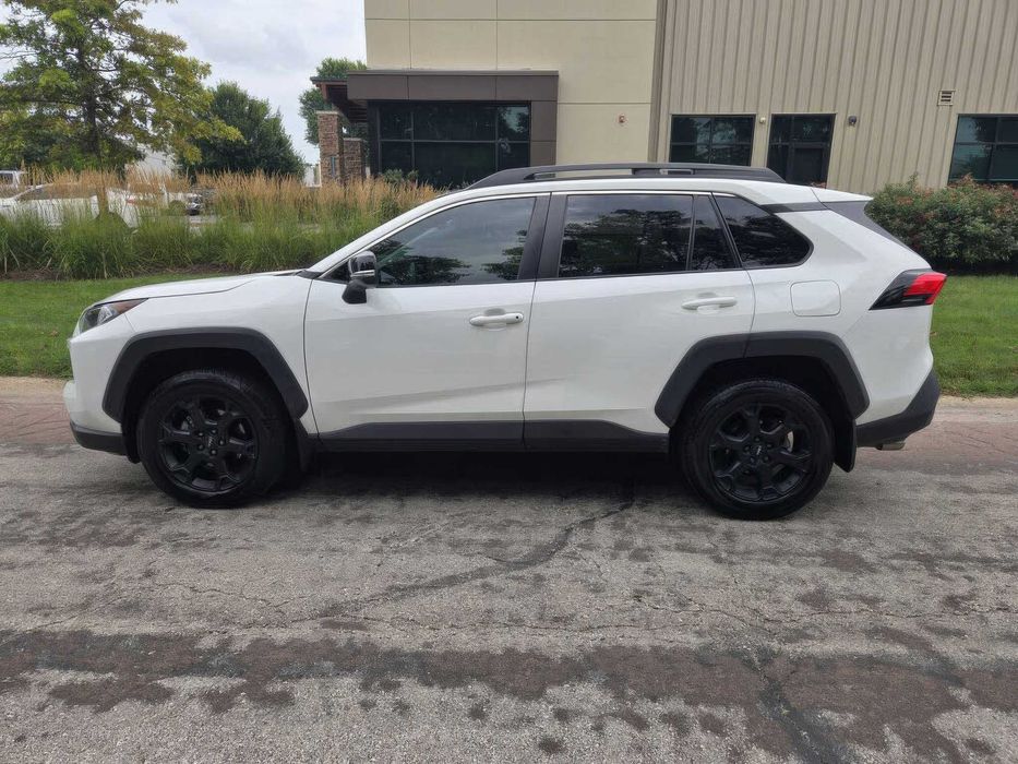 Toyota RAV4      2021